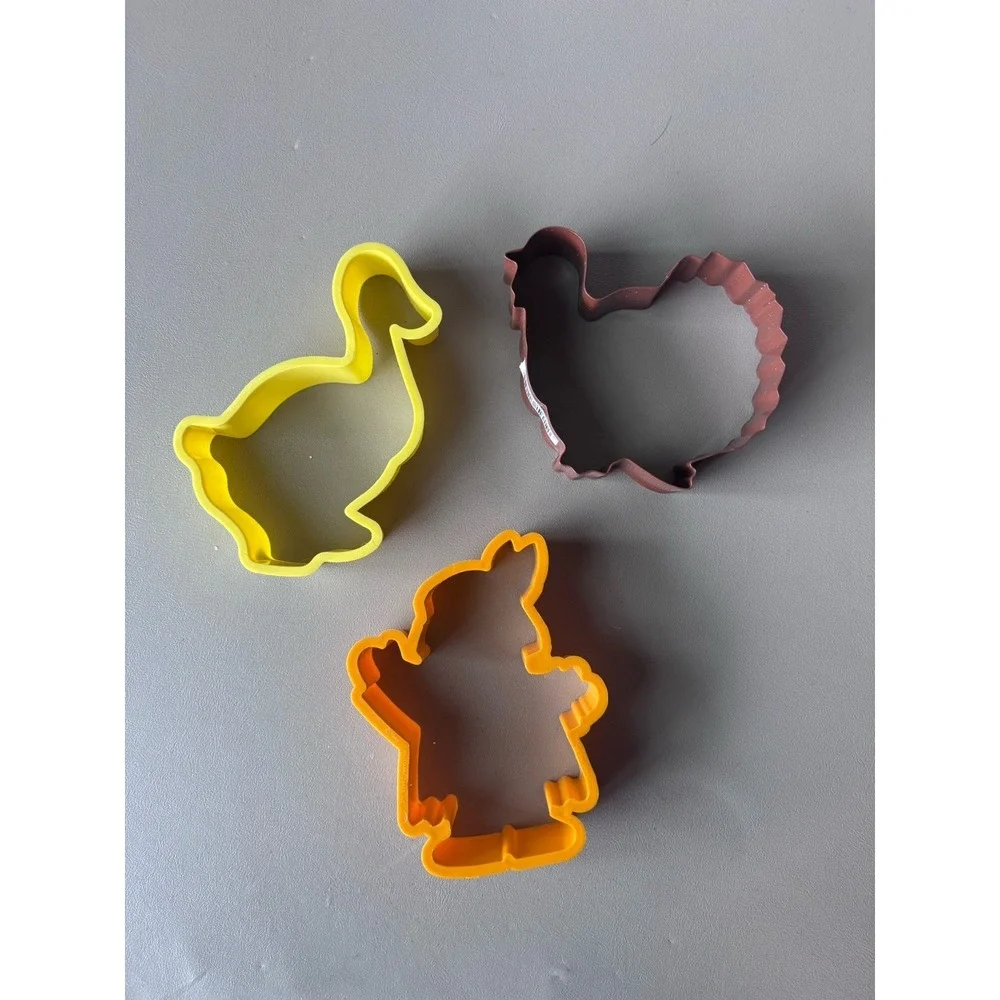 Huge Lot/47 pcs. Cookie Cutters Plastic Metal Vintage Modern Holidays Occasions